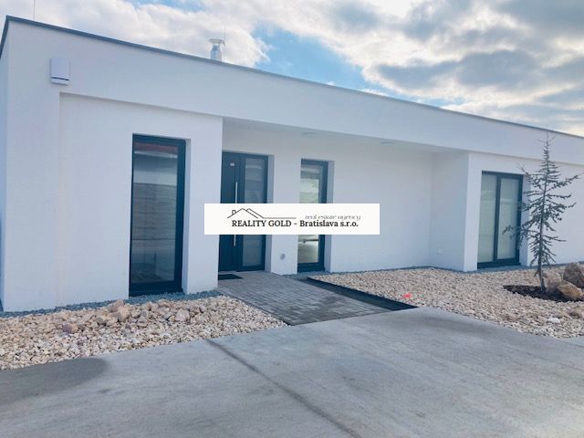 Moderný rodinný dom v obci Veľké Blahovo, Cena : 259 000,-EU