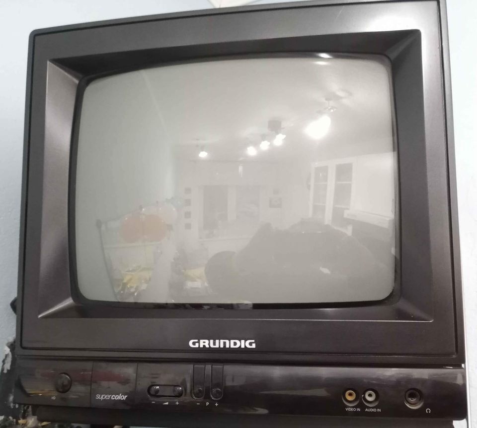 Televízor GRUNDIG T51-440 s uhlopriečkou 51cm a 37cm