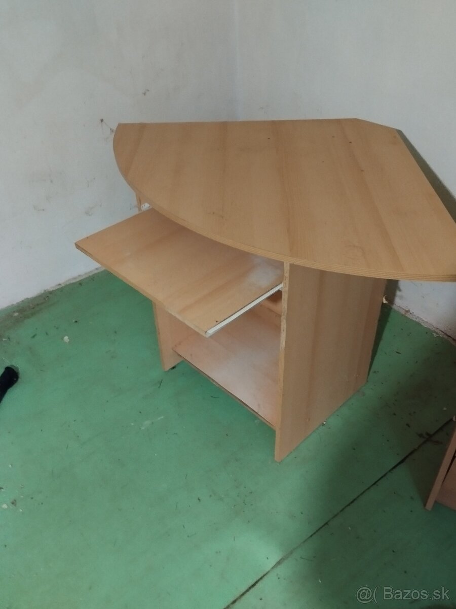 PC stolík