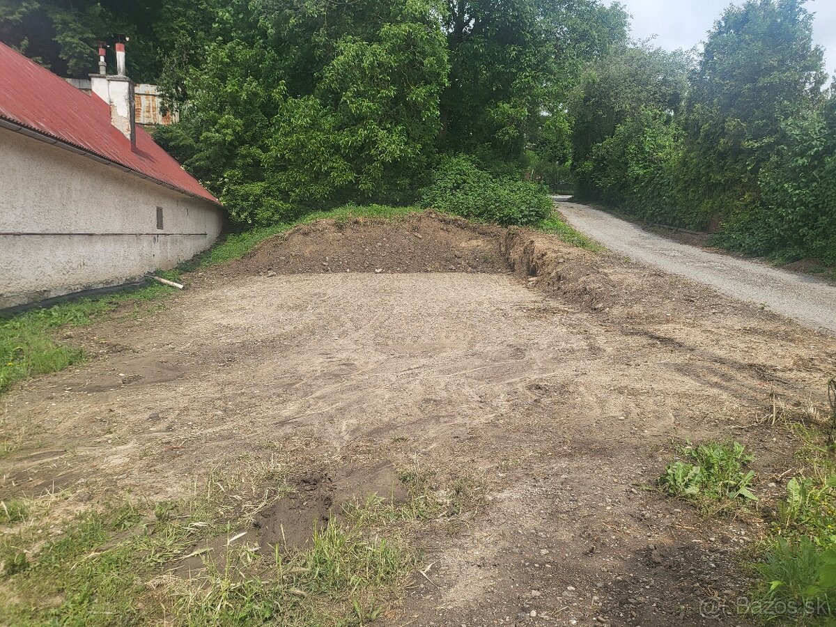 NA PREDAJ POZEMOK BENIAKOVCE