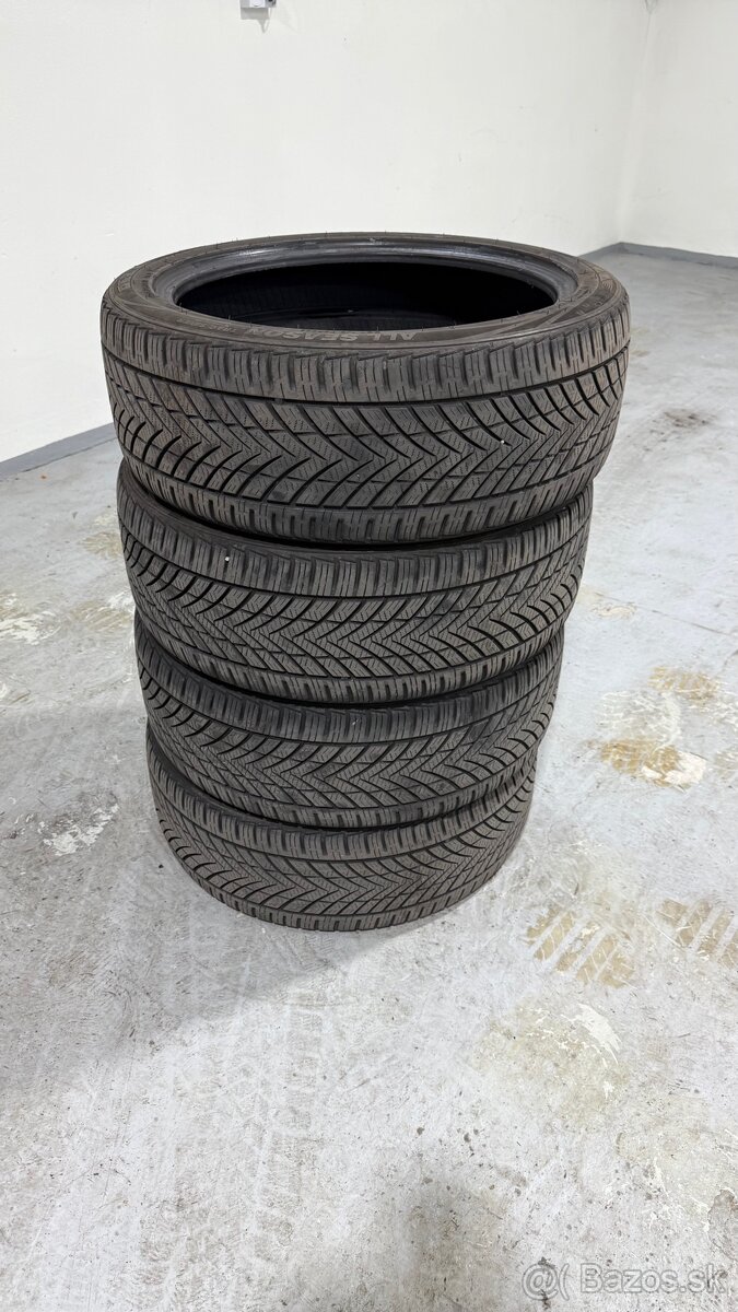 Pneumatiky celoročné 225/45R19