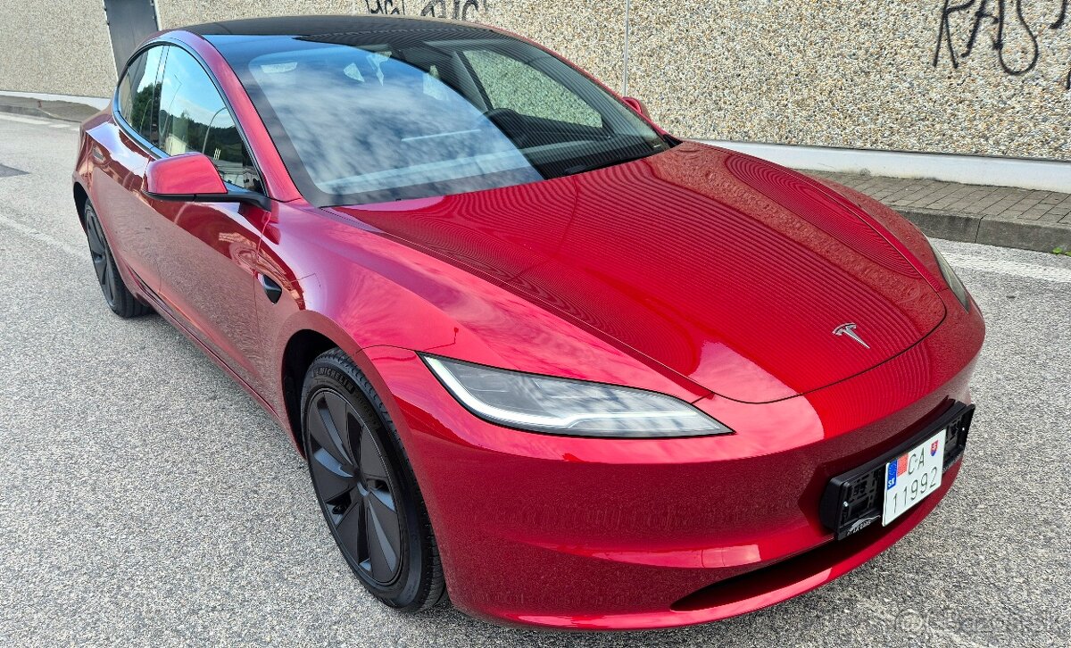 TESLA model 3 Highland 366KW, odpočet DPH , 4x4