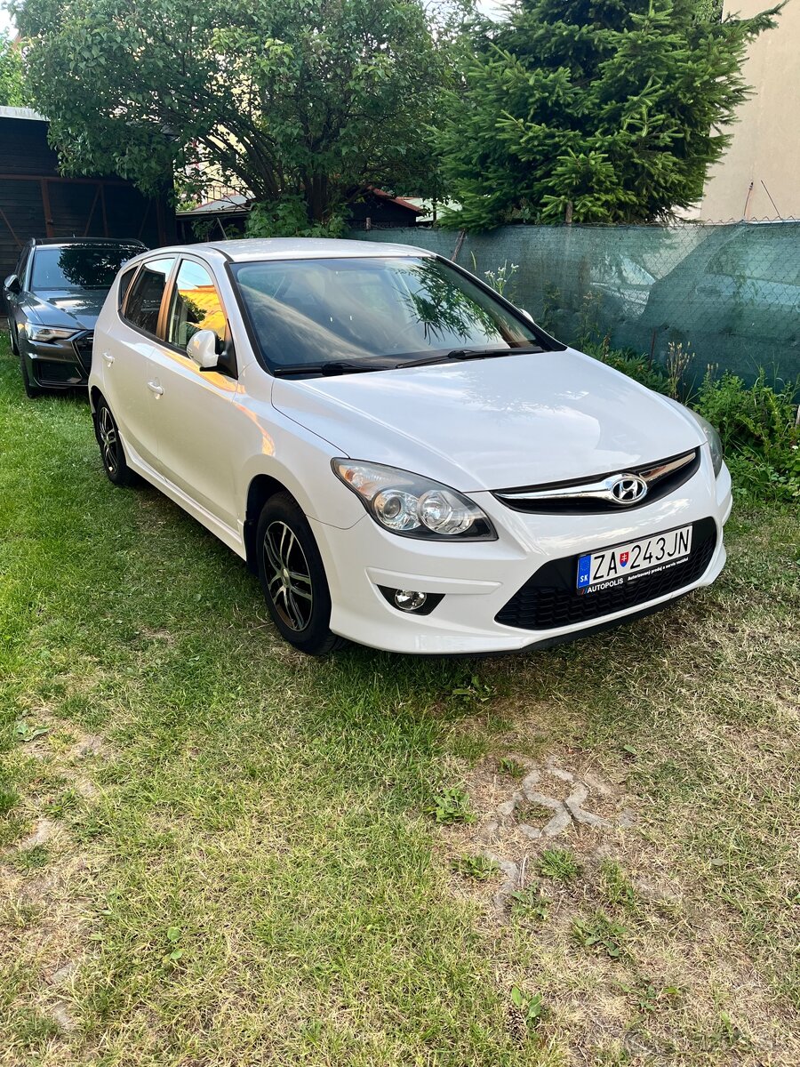 Hyundai i30 1.6 benzín