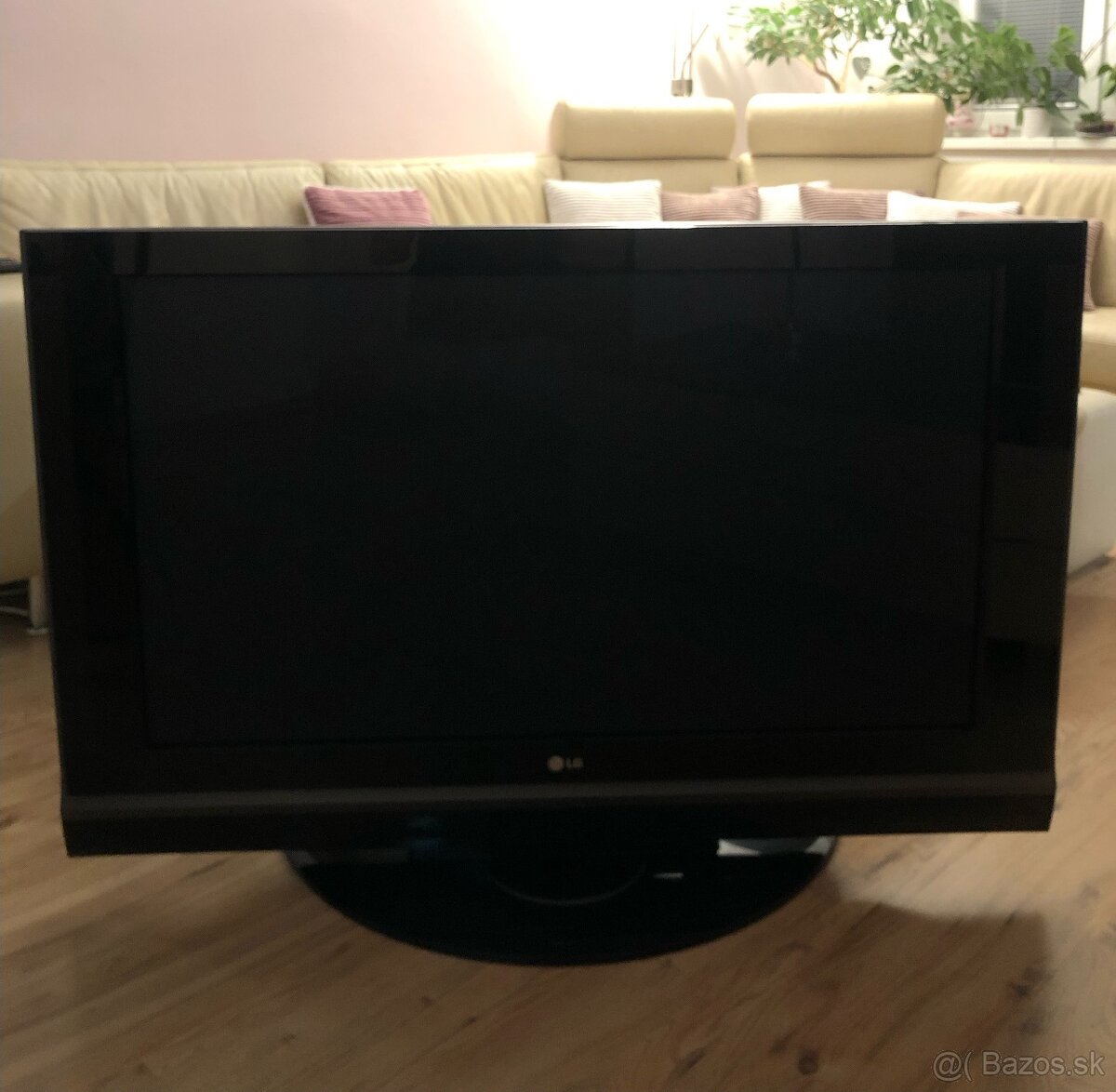 LG 42PT81 - televízor