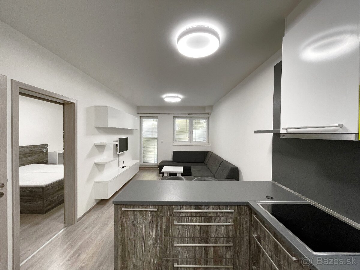 Prenajom moderneho 2-izboveho bytu s terasou a parkovacim mi