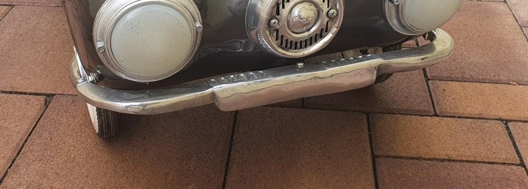 Slapaci Moskvic 1 . Kupim predny nárazník.