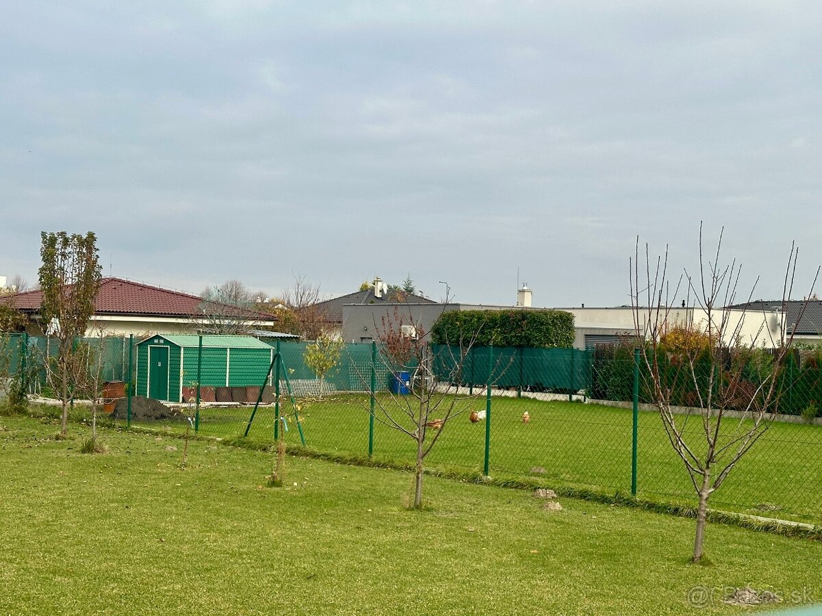 NA PREDAJ - pozemok o výmere 758 m² v tesnej blízkosti golfu