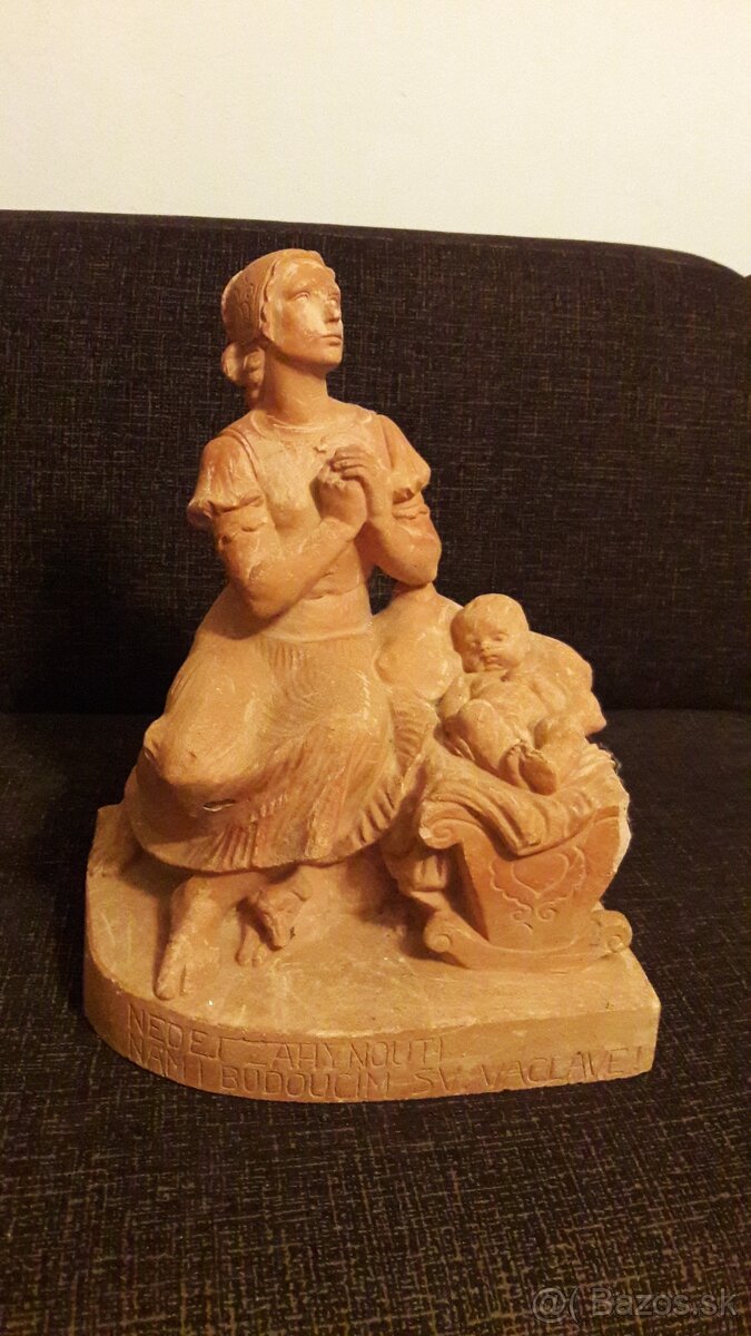 Socha - neglazovaná keramika