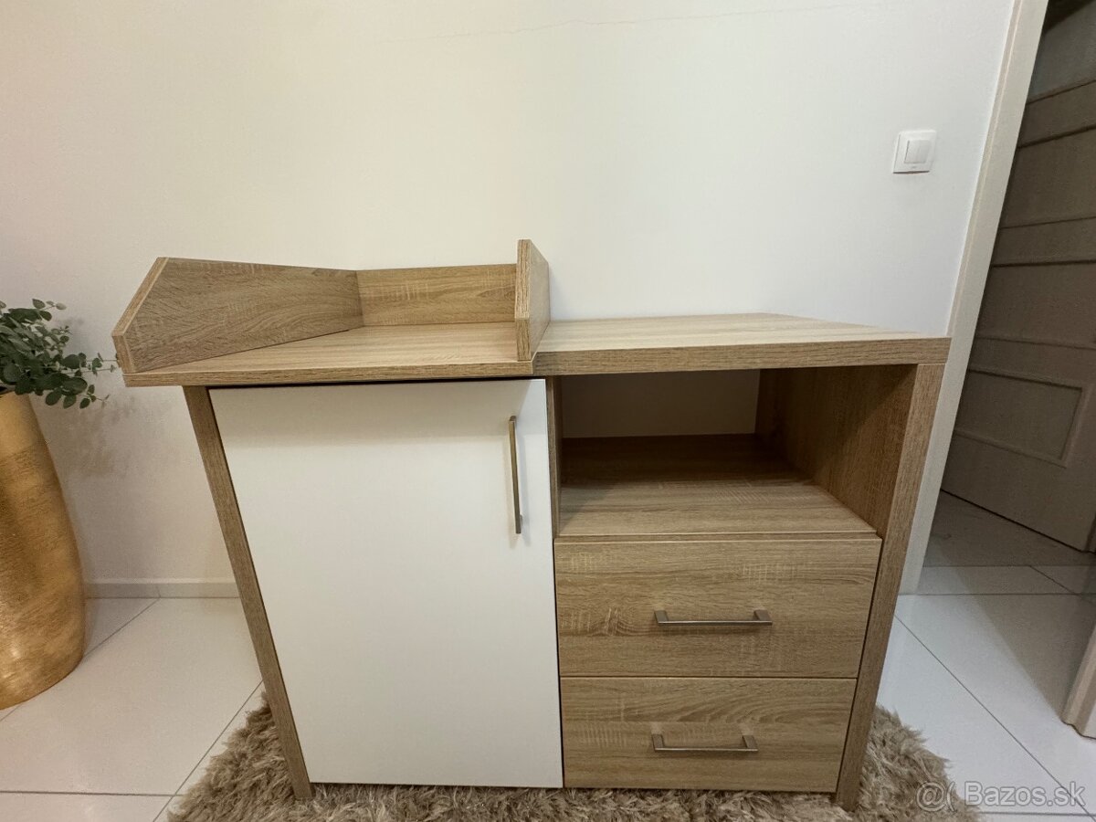 Komoda s prebaľovacím pultom