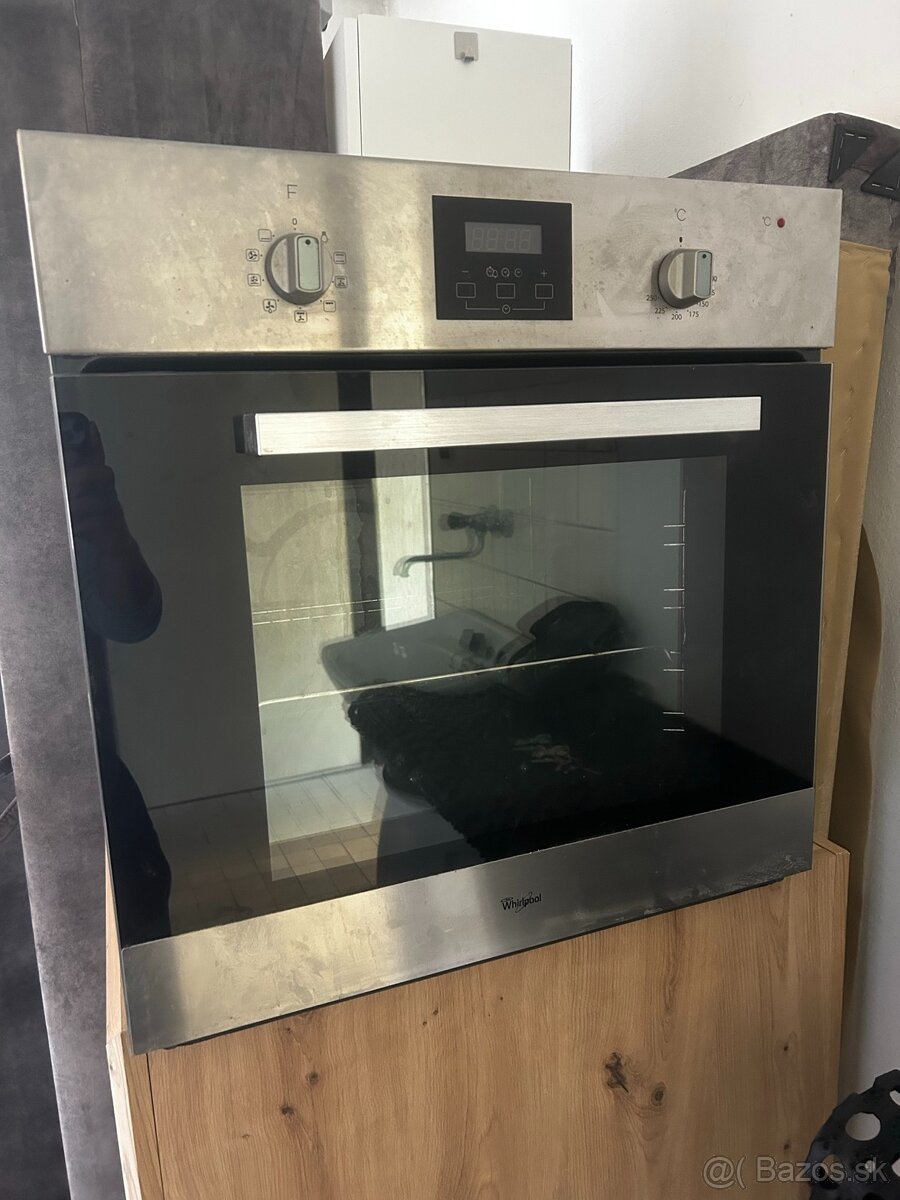 Elektrická vstavaná rúra