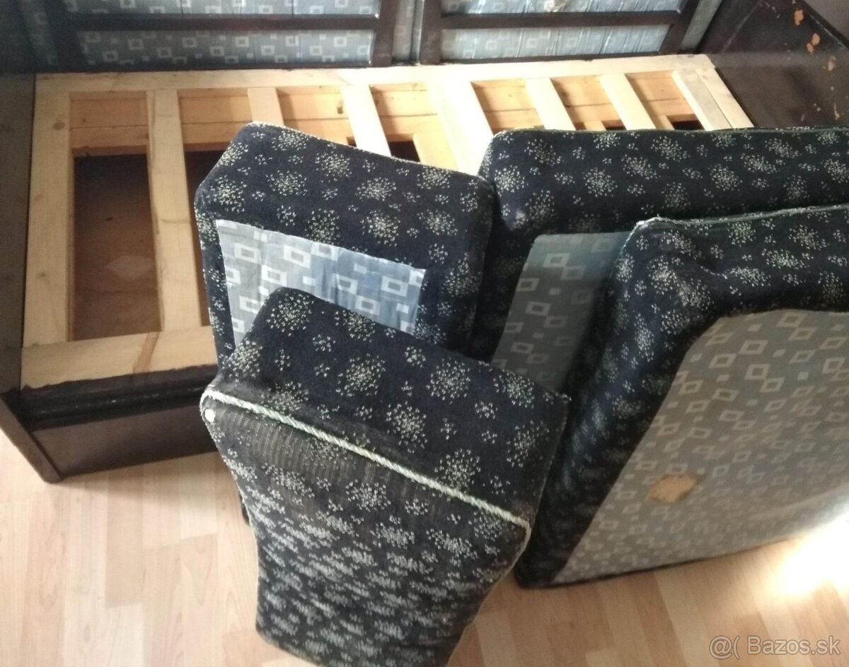 art deco sofa na repas