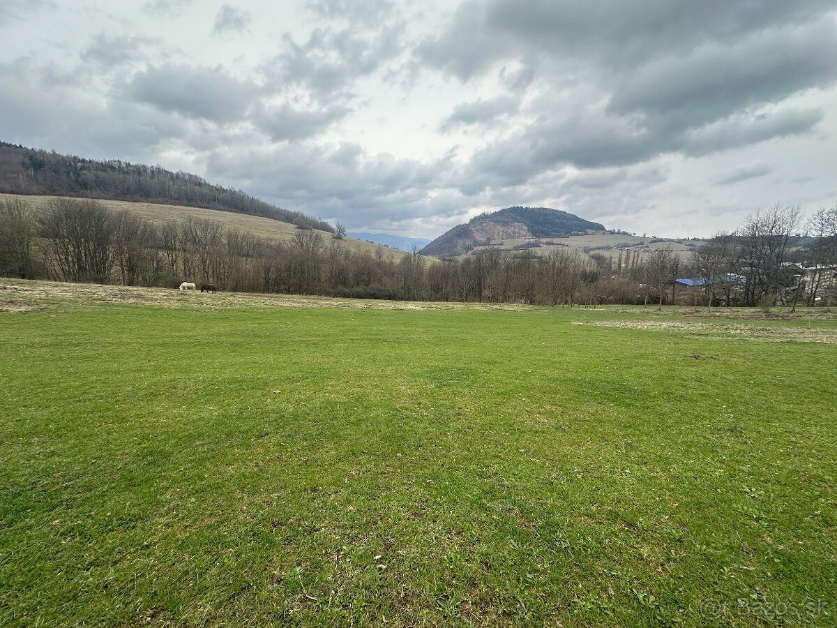 Slnečný stavebný pozemok Kotrčiná Lúčka 968 m²