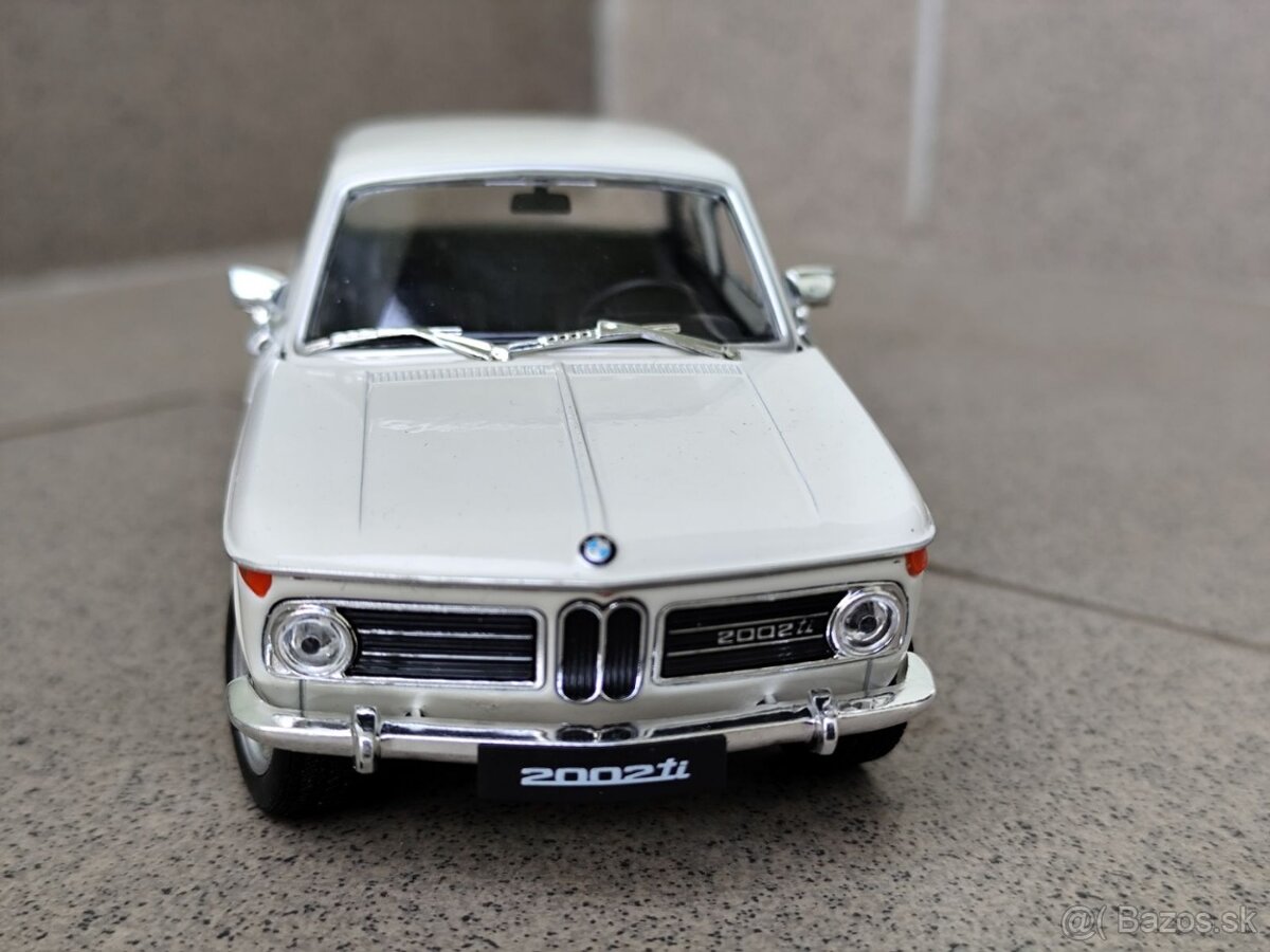 Predám BMW 2002 ti - NOVÝ, KOVOVÝ MODEL ( OTVÁRATEĽNÉ DVERE