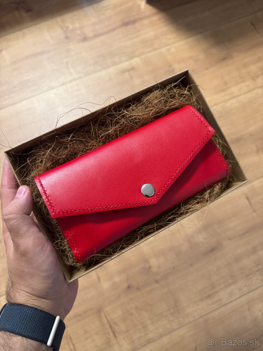 Luxusná handmade červená kožená peňaženka - ručná výroba