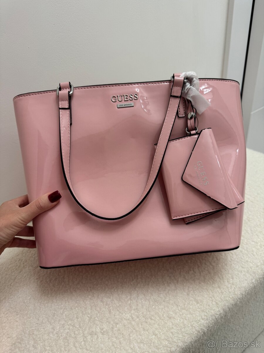 Kabelky Guess