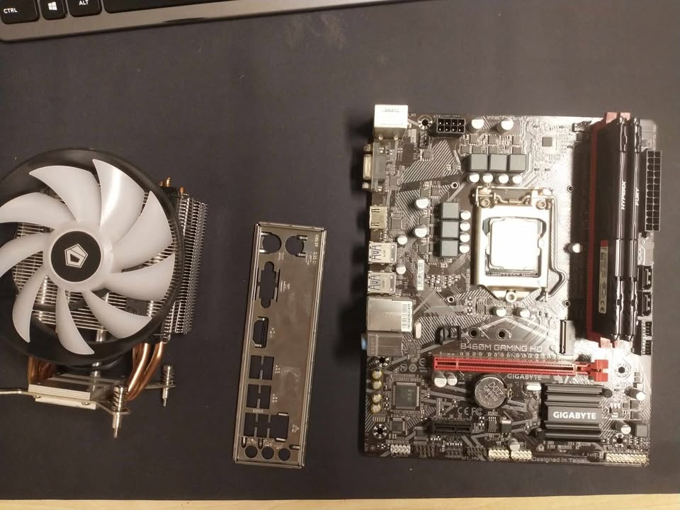 i3 10105f, 2x8gb ram, gigabyte b460m gaming hd, chladic