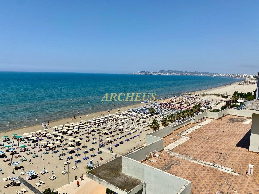 3 izbový apartmán v 1.línií na pláži v Albánsku, 97m2