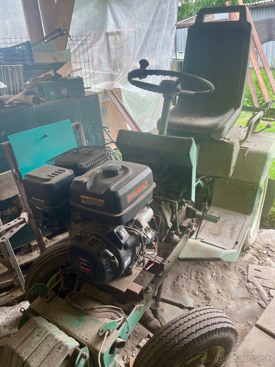Traktor s príslušenstvom