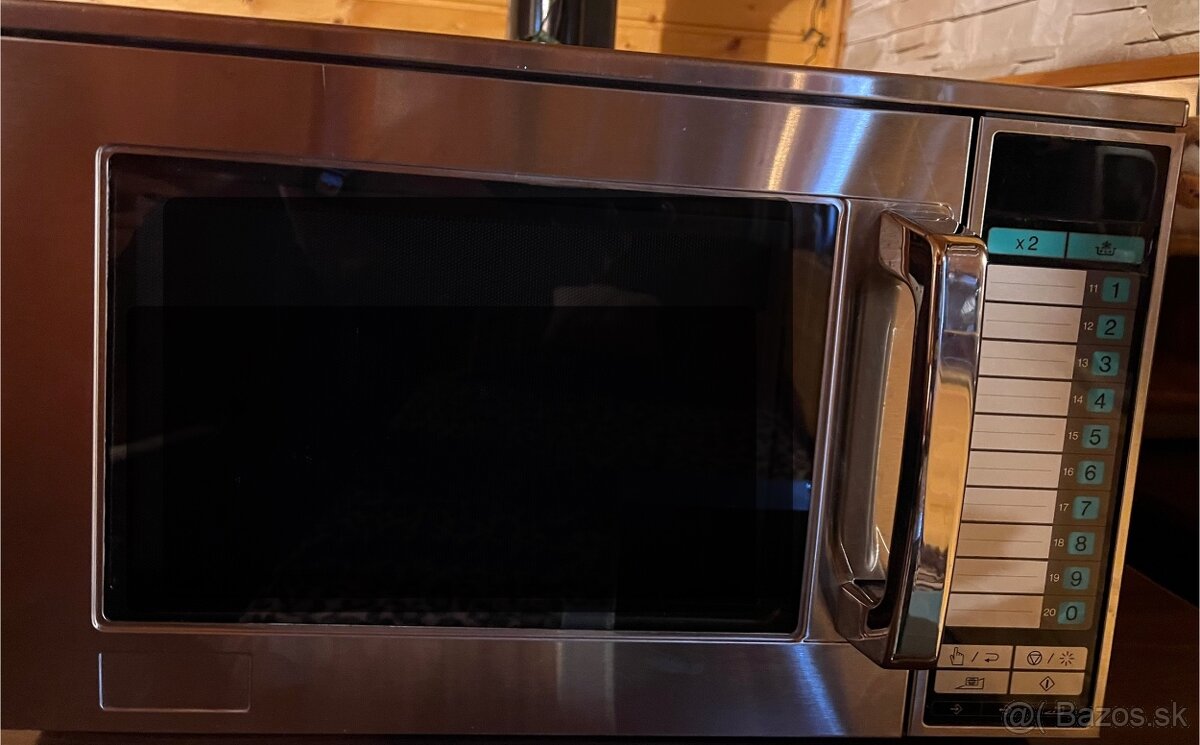 Sharp R‑23AT – profi mikrovlnná rúra 1800 W, programovateľná