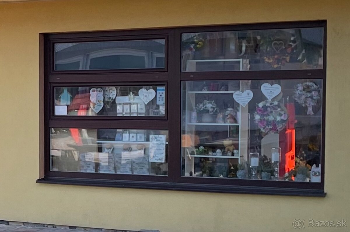 Predám plastove okno