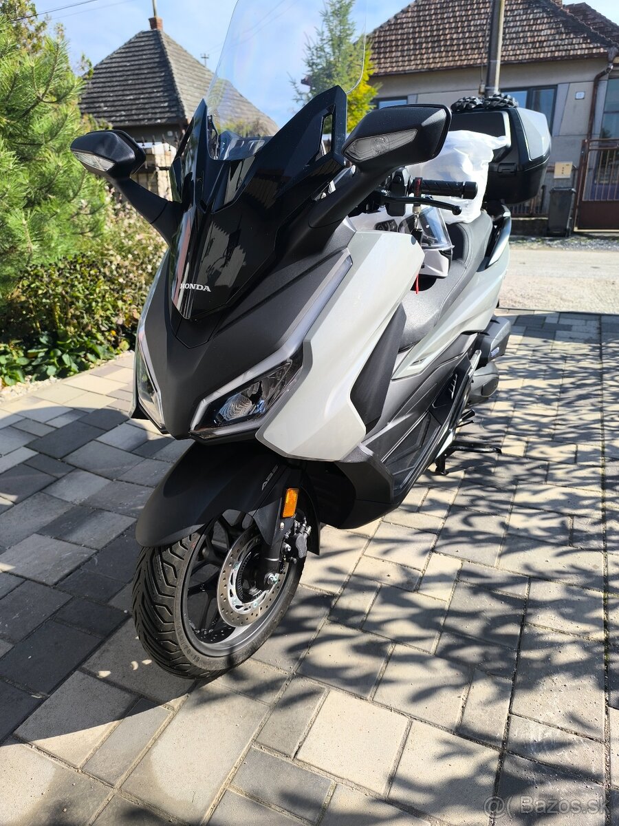 Honda Forza 125
