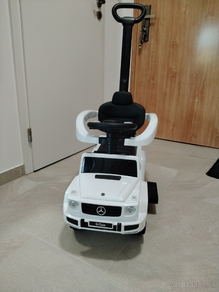 Auto s tyčou REZERVOVANE
