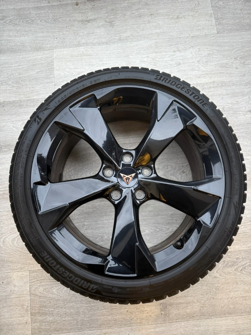 R18 ORIG.ZIMNÍ ALU KOLA 5X112 CUPRA LEON 225/40/18