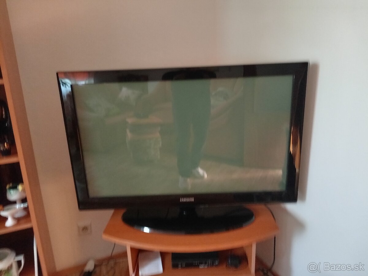Predám plazmový televízor.