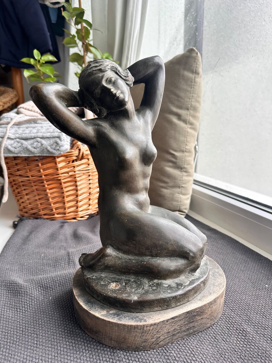 Bronzová socha - akt ? Julius Bártfay ? 1930