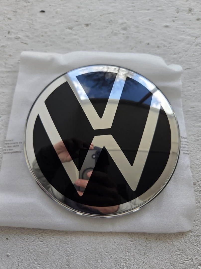 VOLKSWAGEN predny znak pre modely s adaptivnym tempomatom