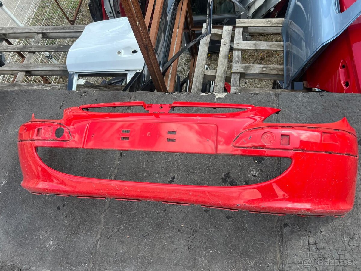 Predný nárazník Peugeot 307