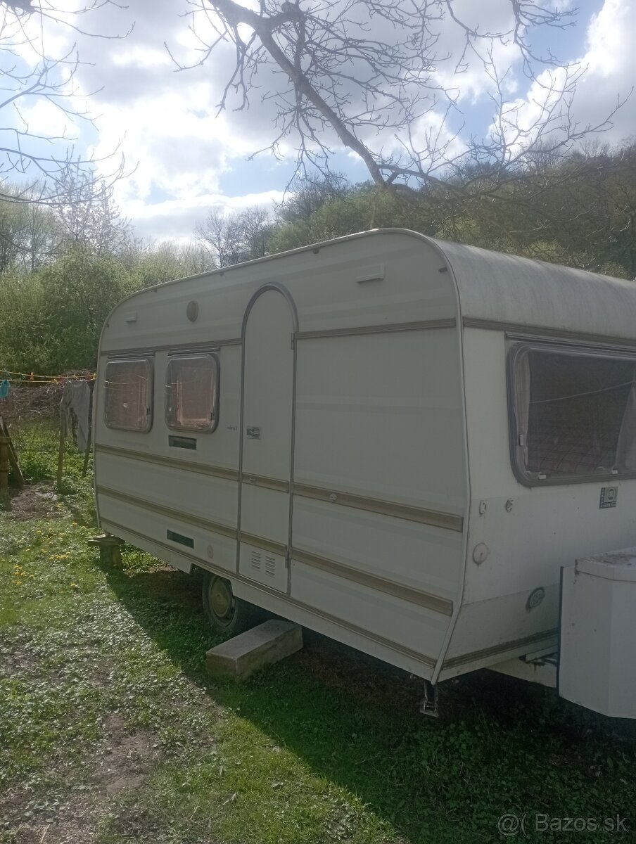 OBYTNY RETRO KARAVAN