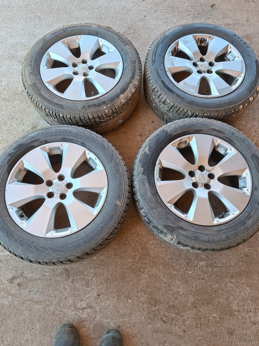 Subaru Outback R17 elektróny zimné pneumatiky.