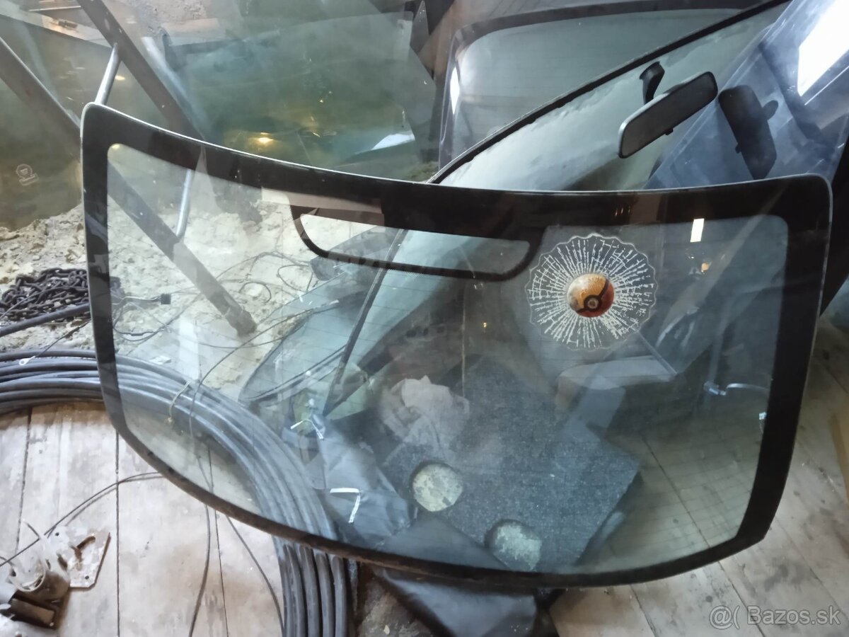 autoskla skla do dveri bočne čelne zadne trojuholoniky