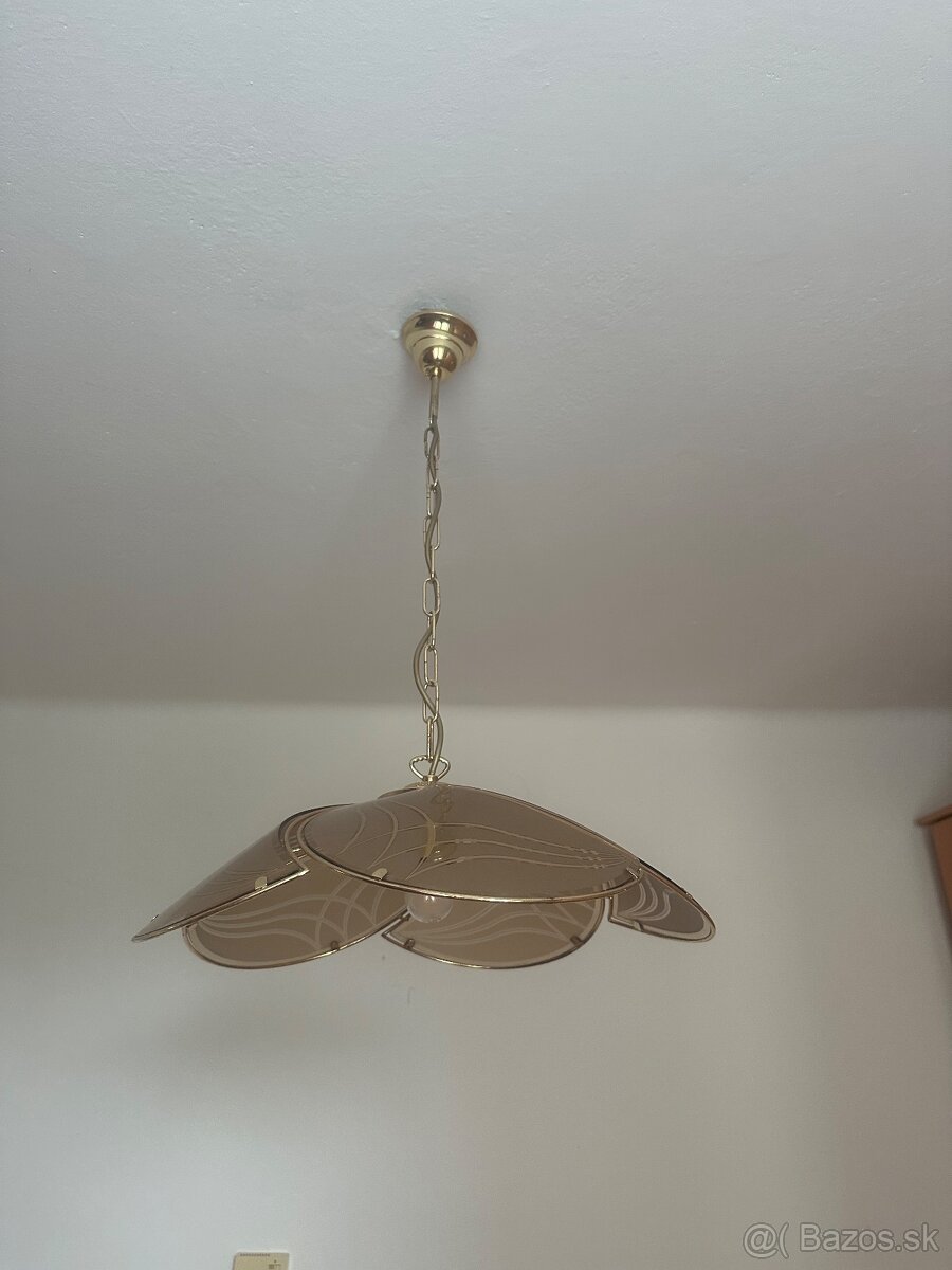 Predam stropnú lampu