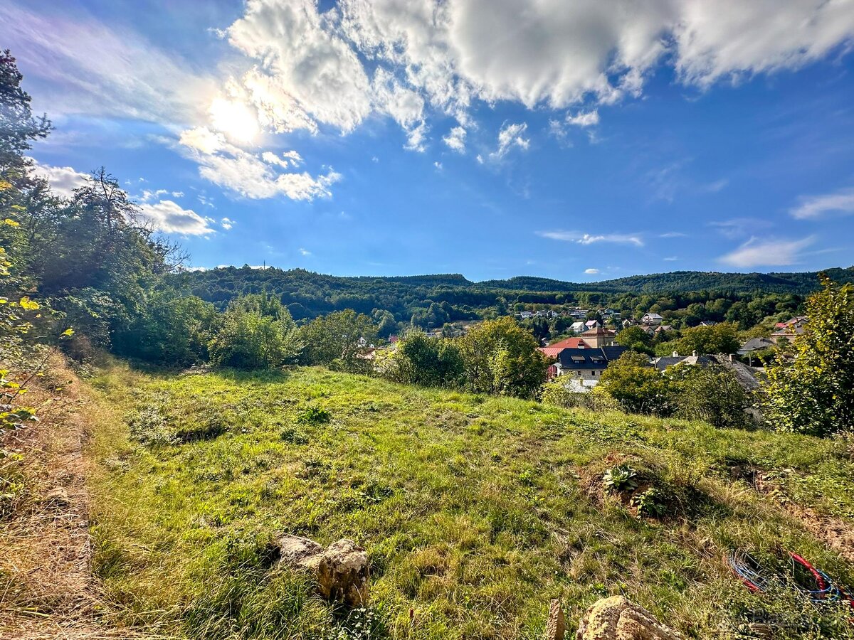 Krásny, stavebný pozemok v meste Kremnica (ul. Továrenská)