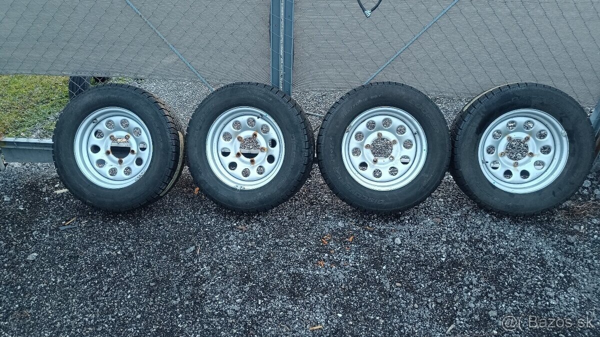 Sada diskov Suzuki Jimmy s pneu Cooper Discover 205/70 R15 -