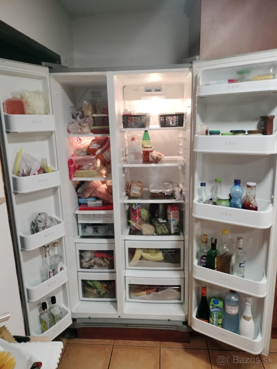 Americká chladnička / dvojdverová chladnička