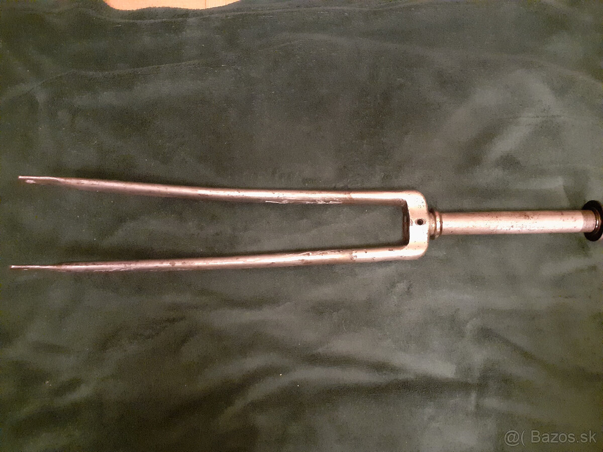 Vidlica č.1 veľkosti 28 s dlhším krkom na historický bicykel