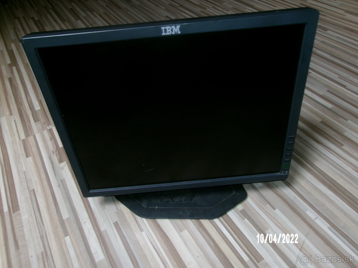 Predam monitory 1600x1200 4:3