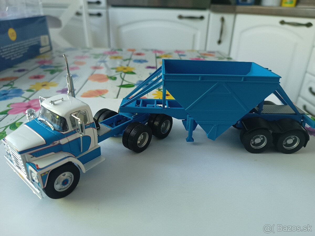 1:43 Dodge kamión