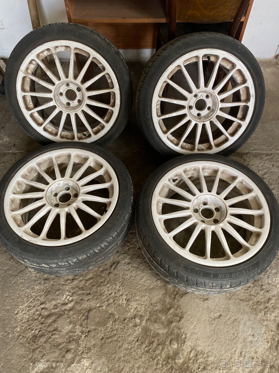 225/40R18 5x100