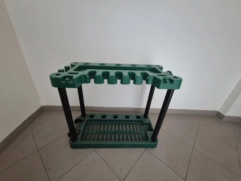 Stojan na naradie, rozmery : 74 x 35 x 84 cm