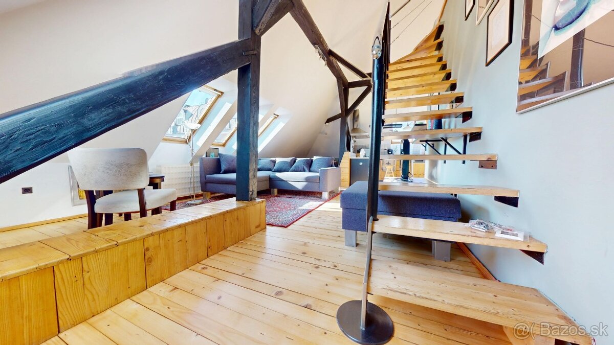 3 izb. PODKROVNÝ BYT PRI HRADE - Tvarožkova ul.- Staré Mesto