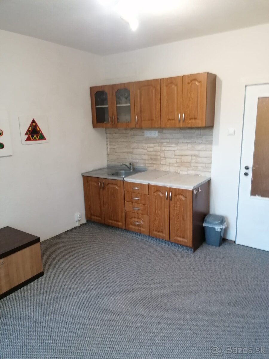 Garsónka na prenájom v Nitre na Chrenovej