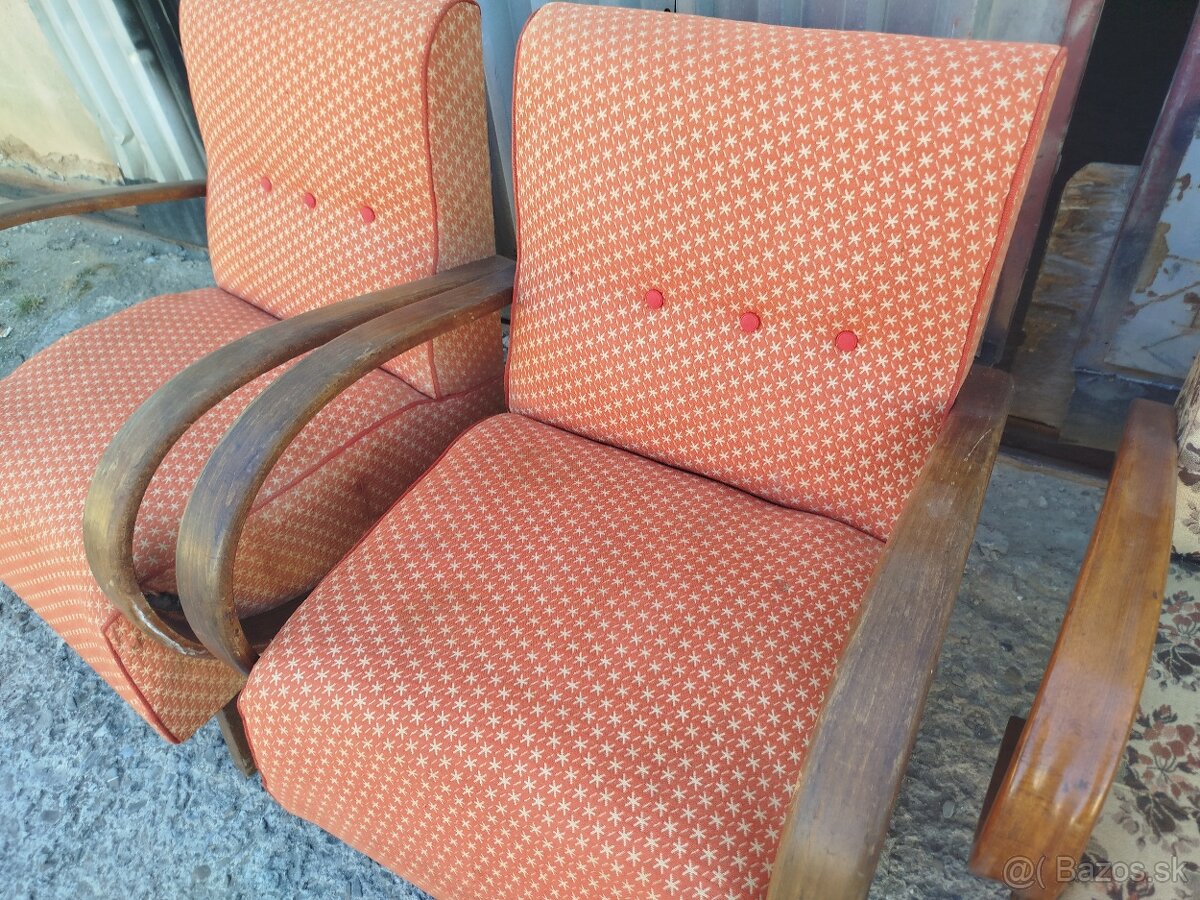 Retro kreslá predám.
