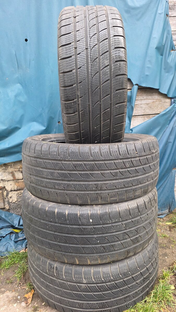 Ponúkame 4 zimné pneumatiky Tristar Snow 255/50 R19
