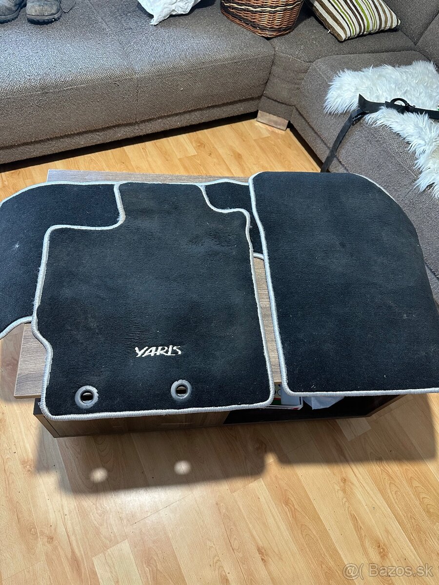 Toyota Yaris velúrové koberčeky orginal