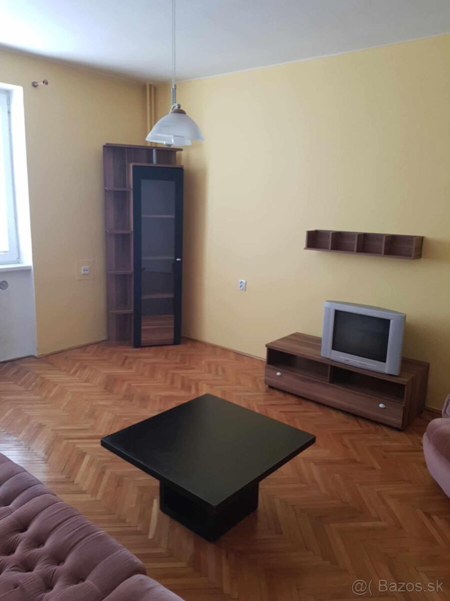 Prenájom 2-izbového bytu.