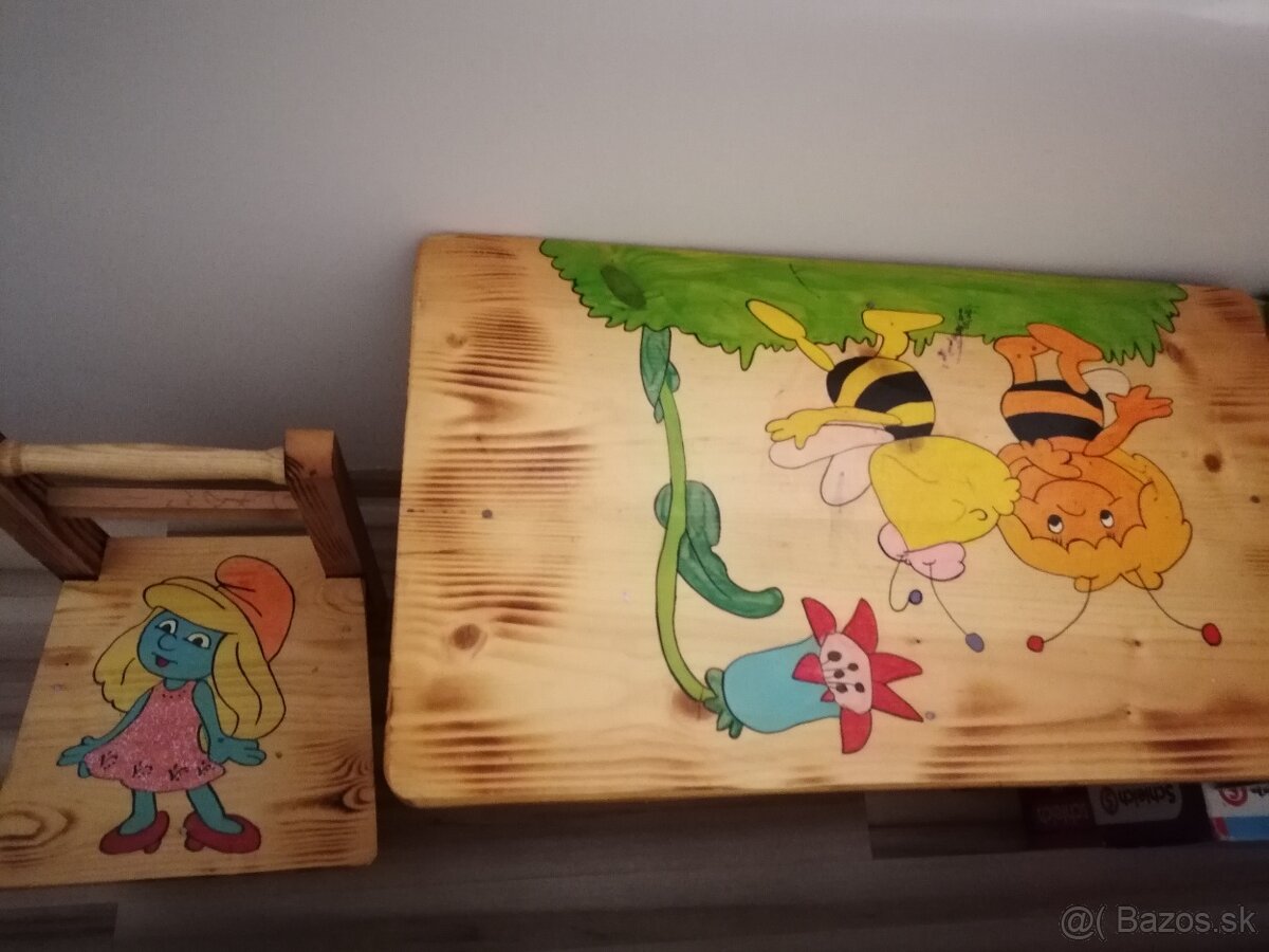 Predam dreveny stolik a stolicku